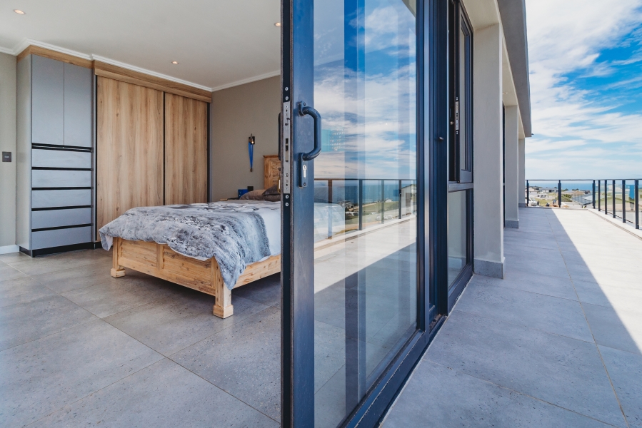 4 Bedroom Property for Sale in Le Grand Golf Estate Western Cape